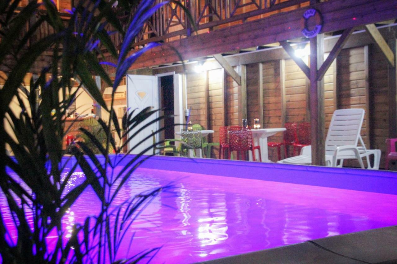 Residence Fruit De La Passion Caliente Sainte-Anne Zewnętrze zdjęcie