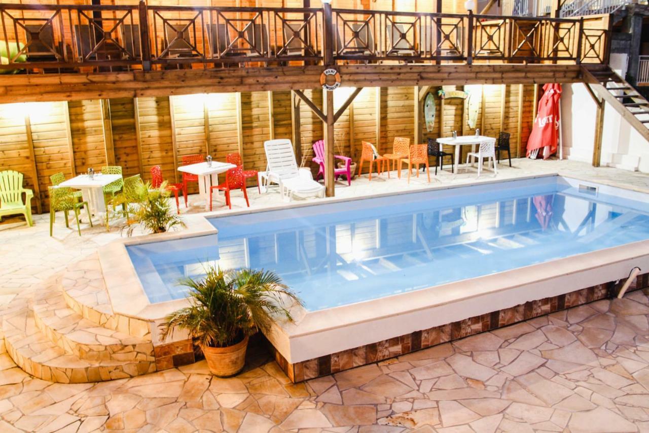 Residence Fruit De La Passion Caliente Sainte-Anne Zewnętrze zdjęcie